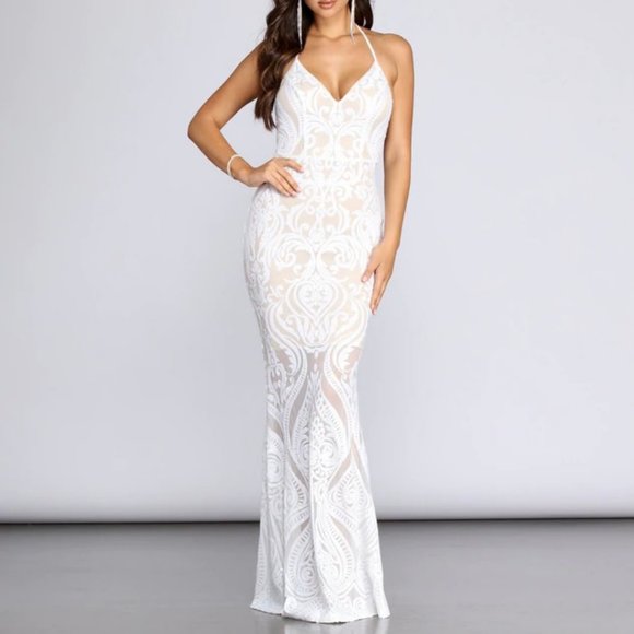 Windsor Dresses & Skirts - Windsor Meg Formal Sequin Halter Dress White Sz M